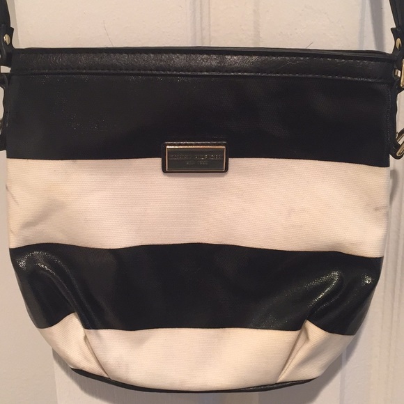 Tommy hilfiger pocketbook - Picture 2 of 5